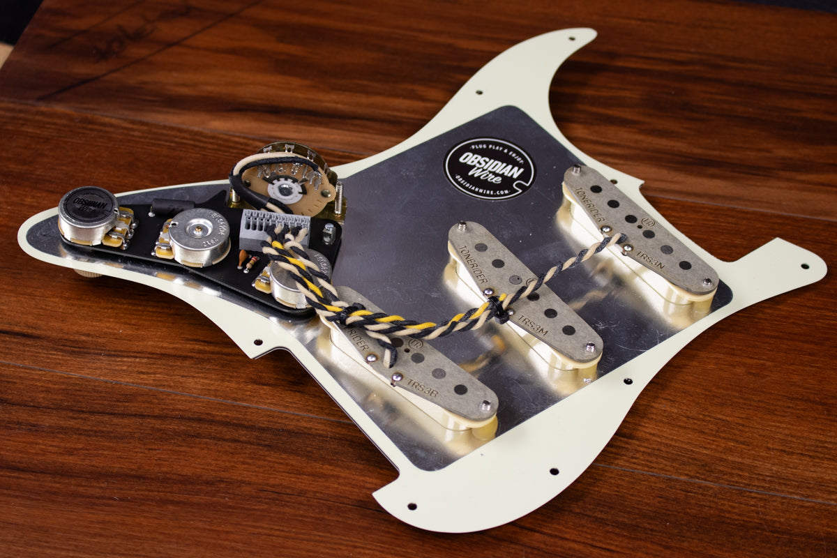 Custom Shop: Loaded Pickguard für Strat® (SSS)