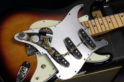 Custom Shop : Pickguard chargé pour Strat® (SSS)