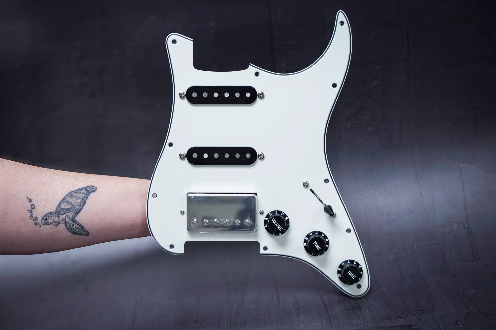 Custom Shop : Pickguard chargé HSS pour Strat®