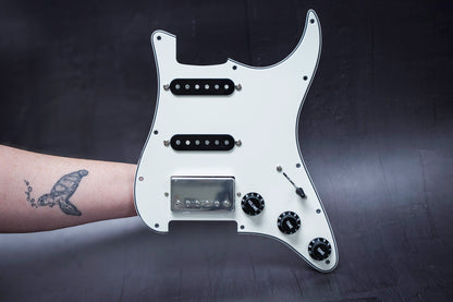 Custom Shop : Pickguard chargé HSS pour Strat®